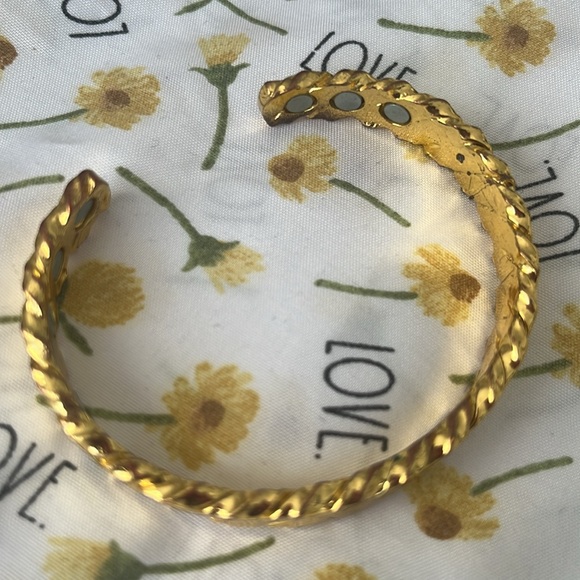 Gold bangle - Picture 2 of 2